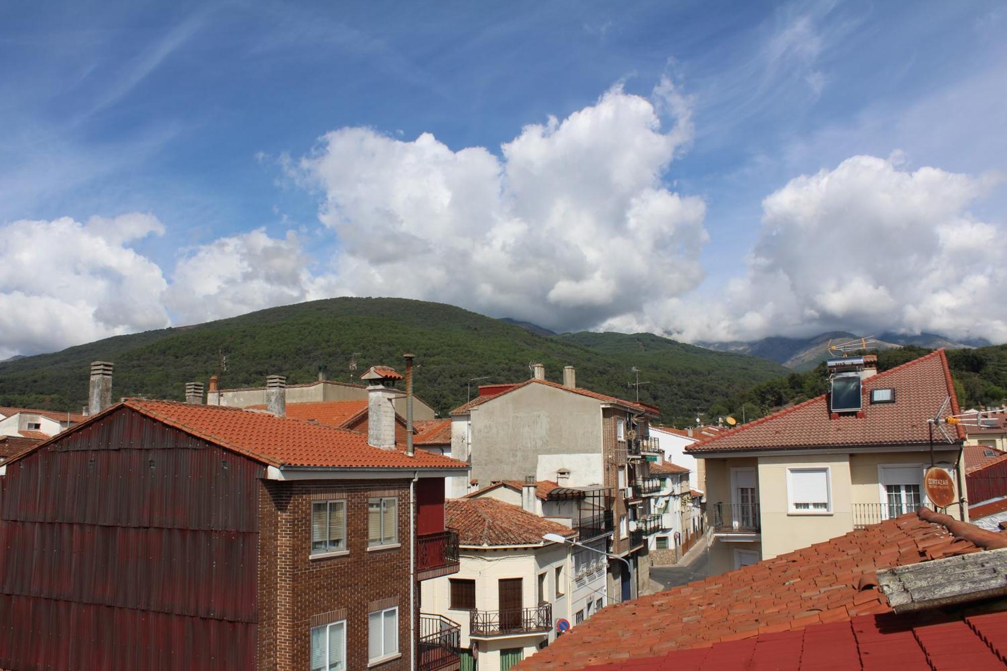 Atico Aires De Gredos Apartment กันเดเลดา ภายนอก รูปภาพ