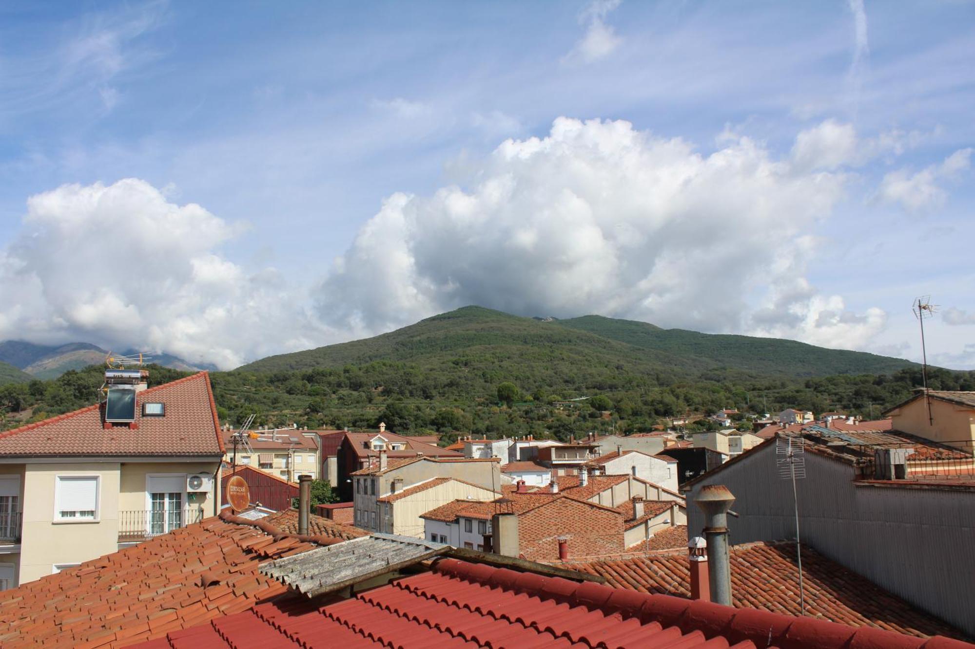 Atico Aires De Gredos Apartment กันเดเลดา ภายนอก รูปภาพ